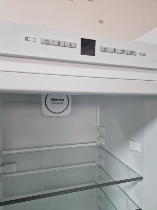 Хладилник с фризер Miele A++ No Frost