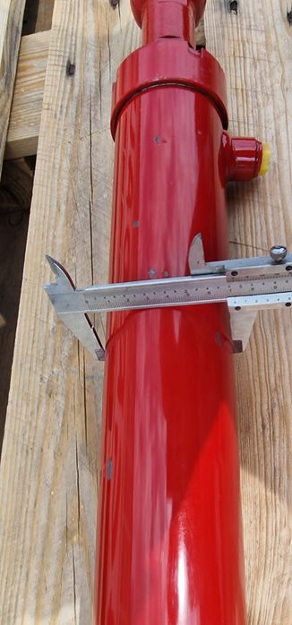 Cilindru hidraulic lungime 66 cm între gauri deschide 40 cm tija 35 mm