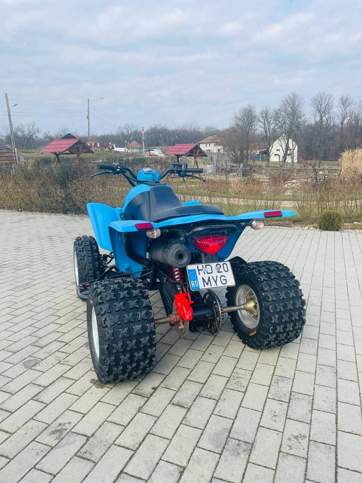 Vând quad kymco 250