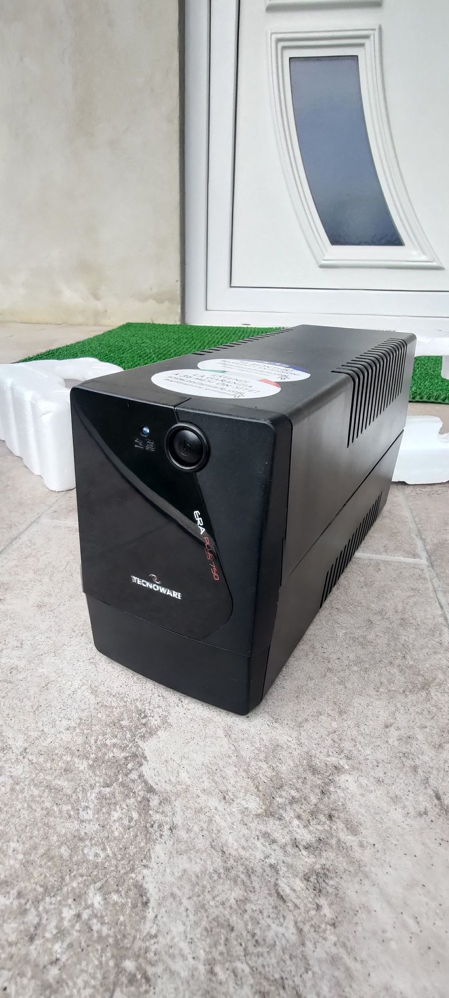 UPS Era Plus 750