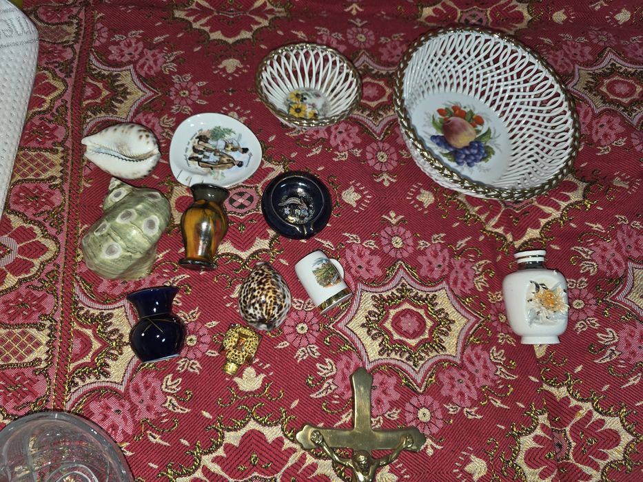 Vind diferite bibelouri vechi austria