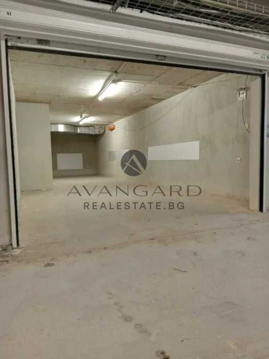 Продава се Гараж / Паркомясто в Пловдив, Кючук Париж - 37 кв.м за 1271 €/кв.м - Снимка #1