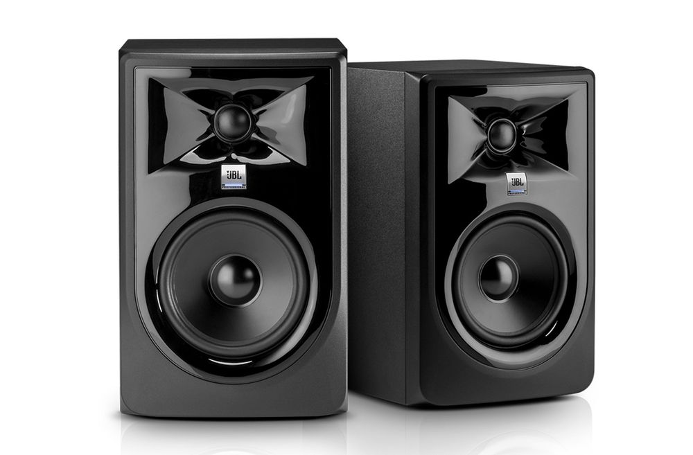 Продам активные студийные мониторы JBL 308P MKII
