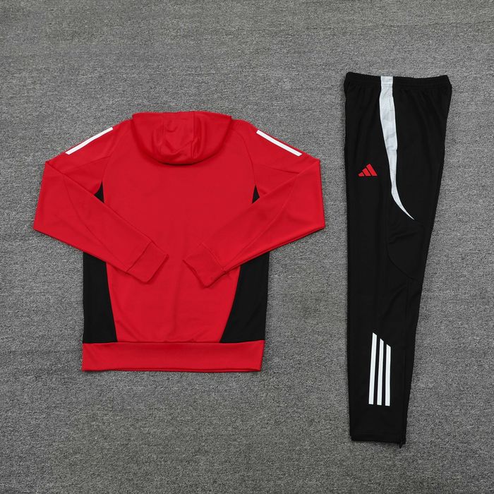 Trening cu gluga Adidas Manchester United model rar 24/25