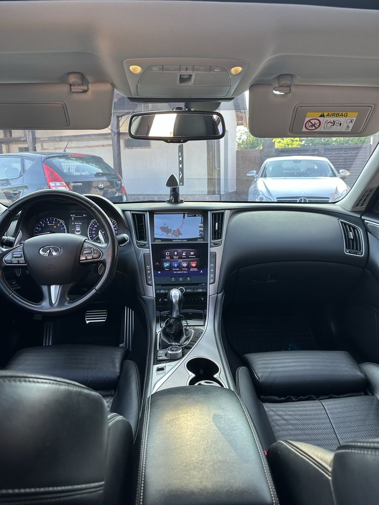 Infiniti Q50 Hybrid