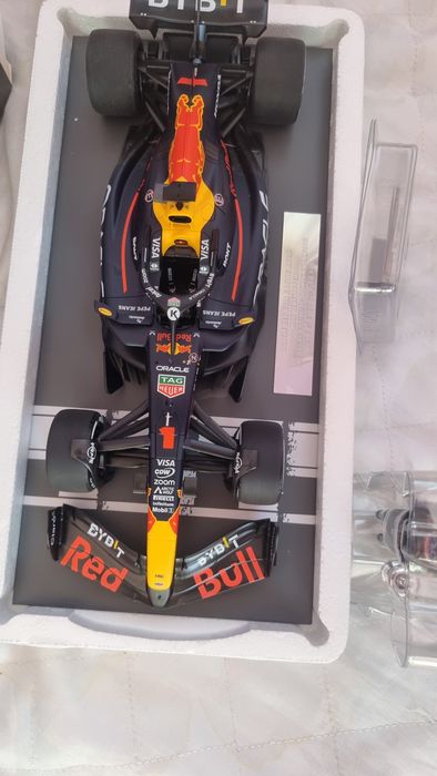 Red bull rb20 Las Vegas gp F1 Max Verstappen world champion minichamps