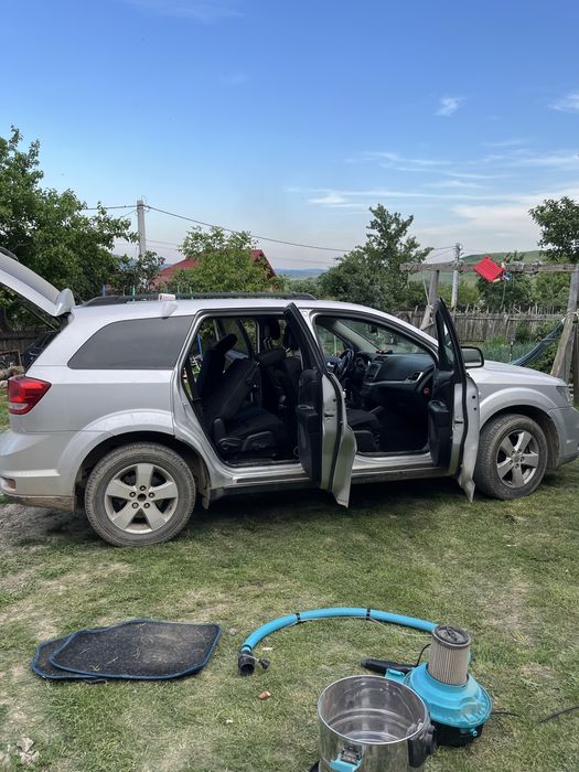 De vanzare fiat freemond 2011