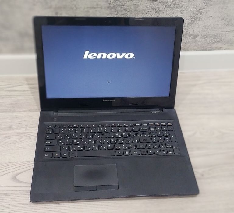 Ноутбук Ленова core i5 в отличном состоянии
