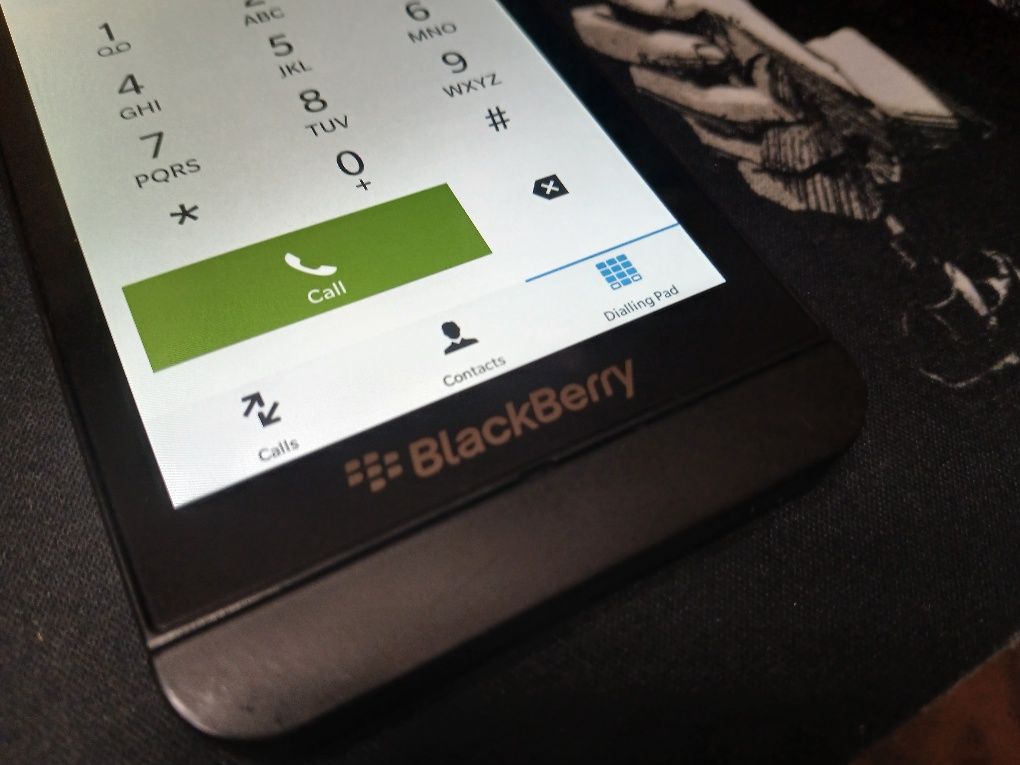 Assalom alekum telefon sotiladi Original Black Berry Z10 16Gb