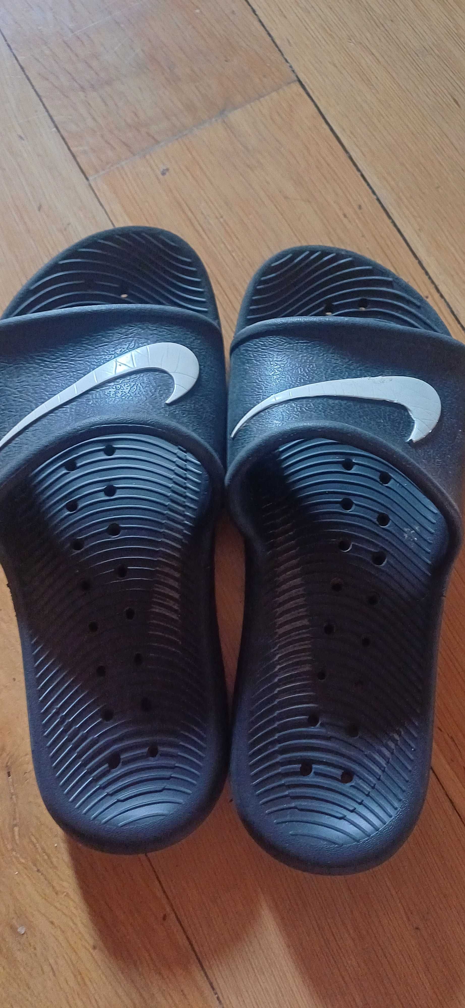 Четири чифта чехли/джапанки Nike