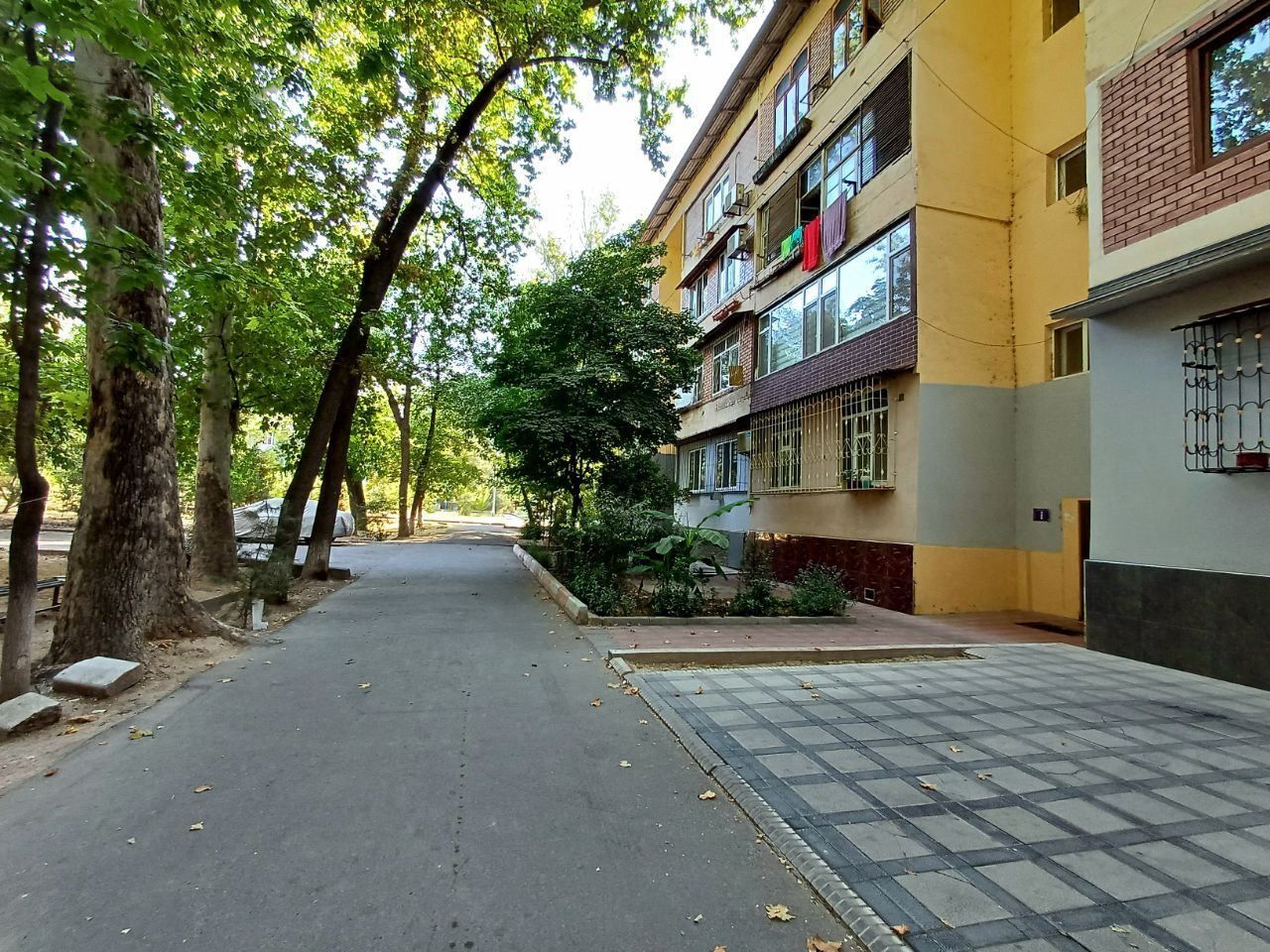 Продается 4 комнатная квартира . Мирзо Улугбек