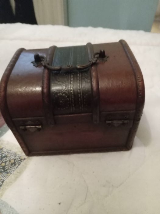 Кутия за бижута и аксесоари