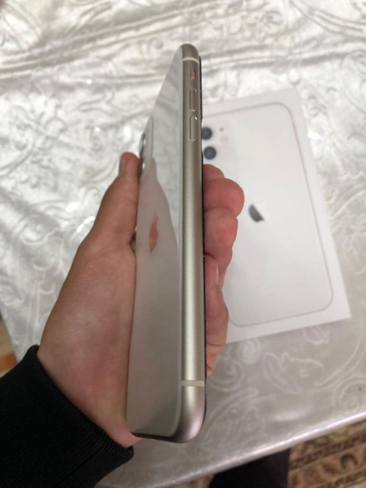 Продам iPhone 11