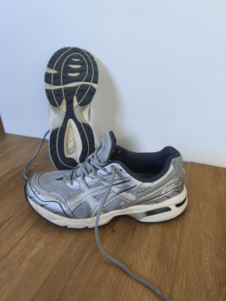 Маратонки Asics Gel-1090