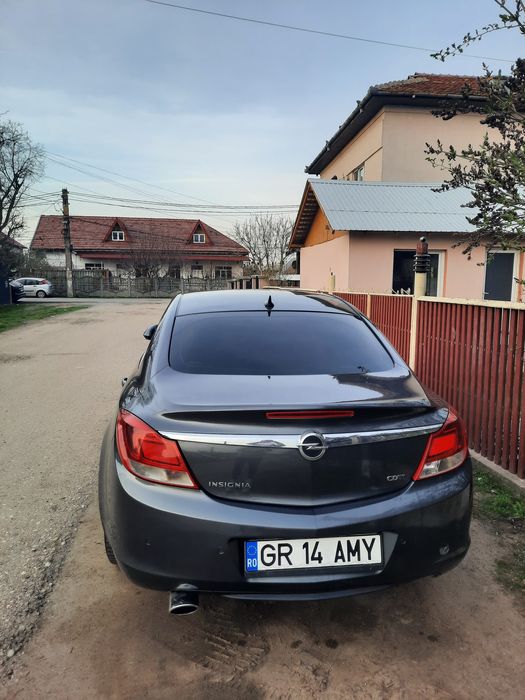 Vând Opel insigniaNumar de usi: 5