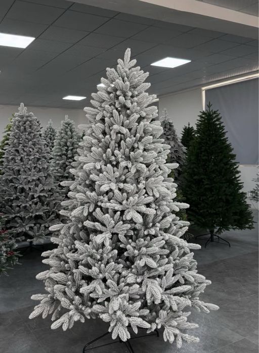 Искуственные елки,зеленая,снежная,гирлянды