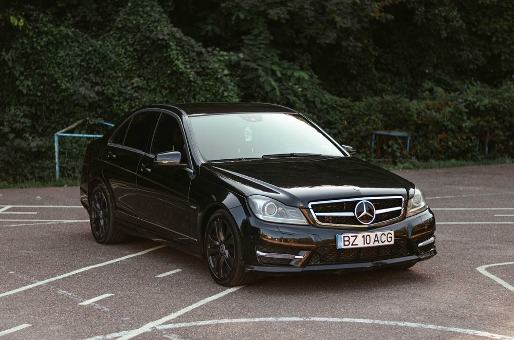 Mercedes‑Benz C 250 CDI 4MATIC pachet AMG