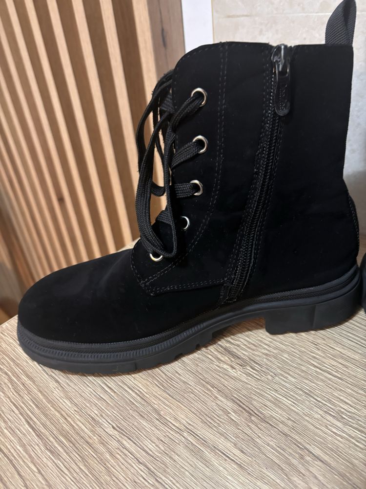 Ghete copii CCC , marimea 36, marca Dee Zee