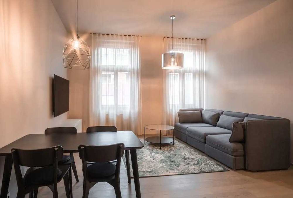 Дава се под наем Двустаен апартамент в Пловдив, Остромила - 68 кв.м за 331.5 € - Снимка #1