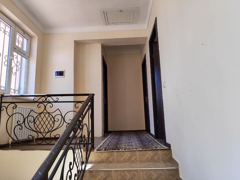 Food sity yangi qo’yliq bozori tarafda ijaraga xona bor