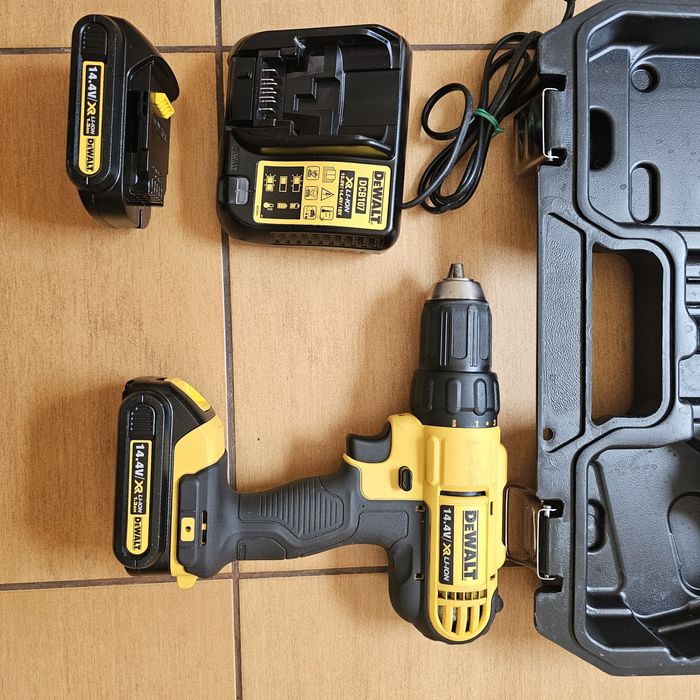 Mașină gaurit însurubat professionala DeWalt DCD 734 C2
