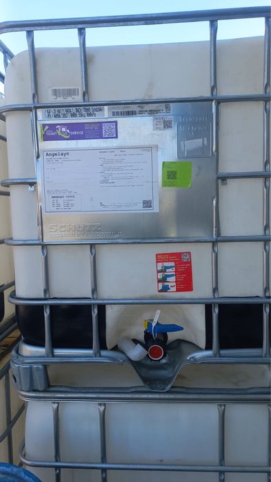 Бочка 1 тонна, б/у но чистая