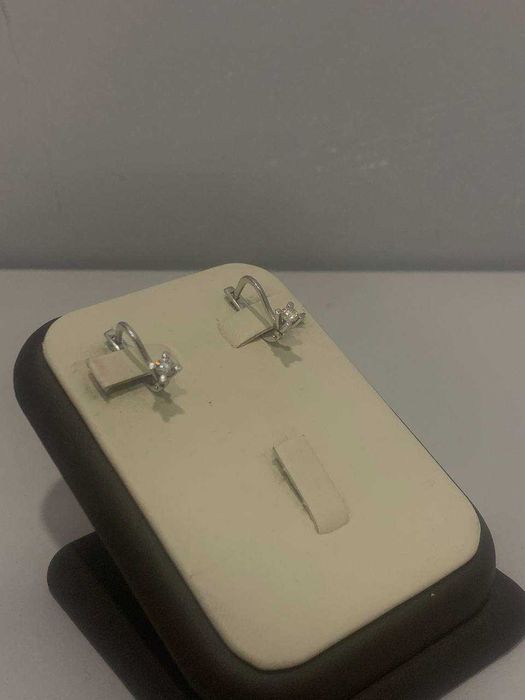 Серьги с камнями