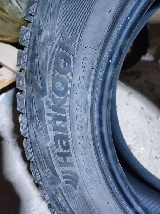 Резина зимняя 245 60 r18