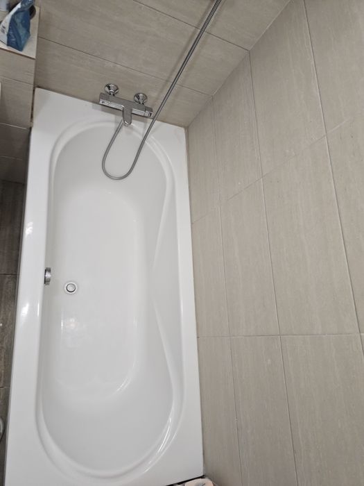 Cadă 180x80x63, stare foarte buna, măști incluse