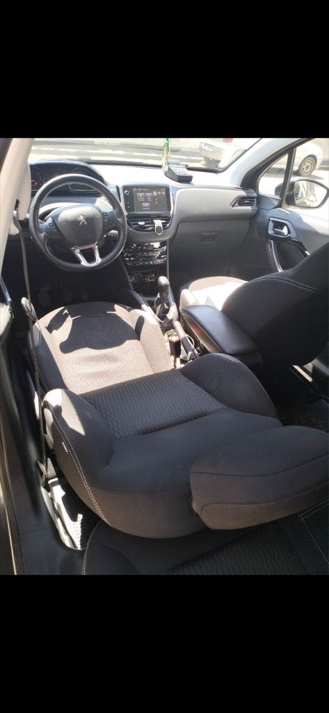 Peugeot 208 – 1.2 PureTech, 90CP | 2016 | 124.000 km reali