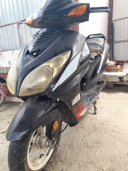 Vând scuter 125cc 4 t