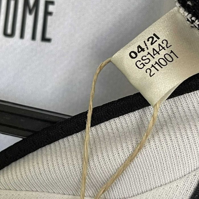 Adidas Juventus 2021/22 Home Jersey ОРИГИНАЛНА футболна фланелка - M