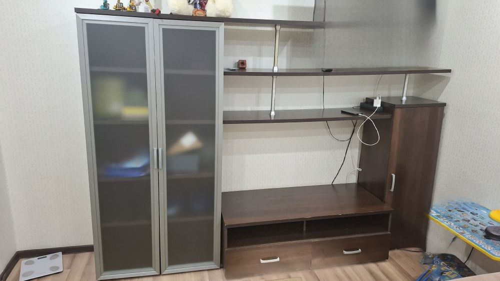 Продам стенку в гостиную