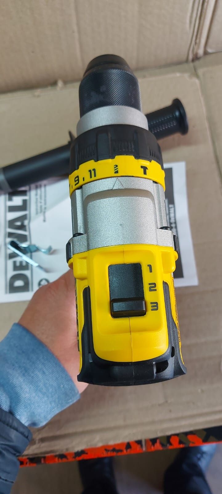 Dewalt DCD999 (дрель, ледобур)