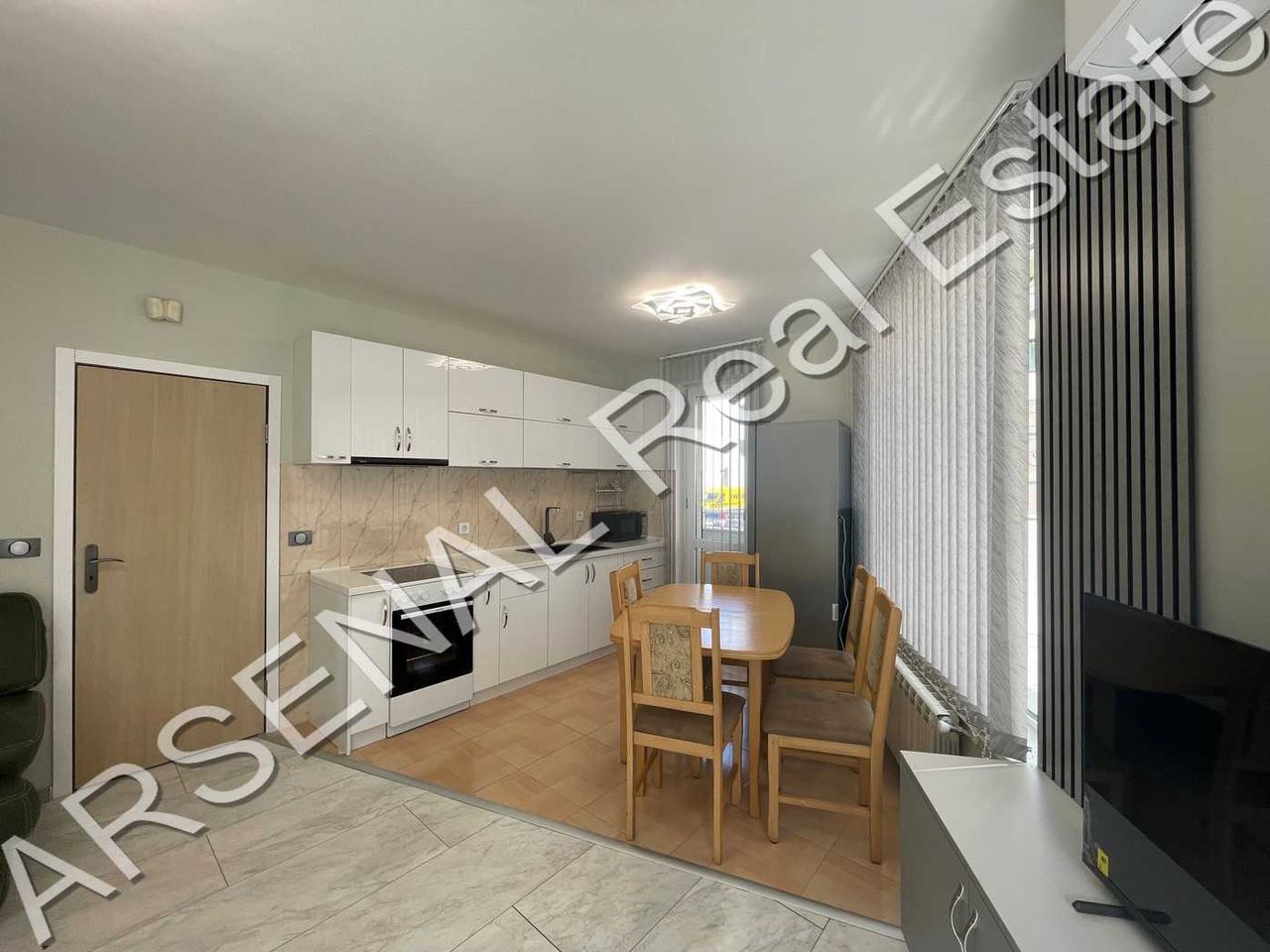 Дава се под наем Тристаен апартамент в София, Младост 1 - 140 кв.м за 750 € - Снимка #2