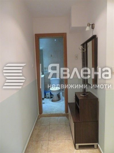 Продава се Тристаен апартамент в София, Докторски паметник - 53 кв.м за 3772 €/кв.м - Снимка #4