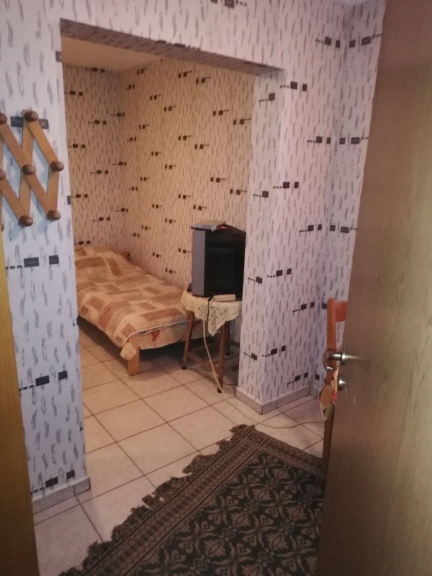 Нощувки в самостоятелни стаи с бани и тоалетни за сам от 15до 25лв.