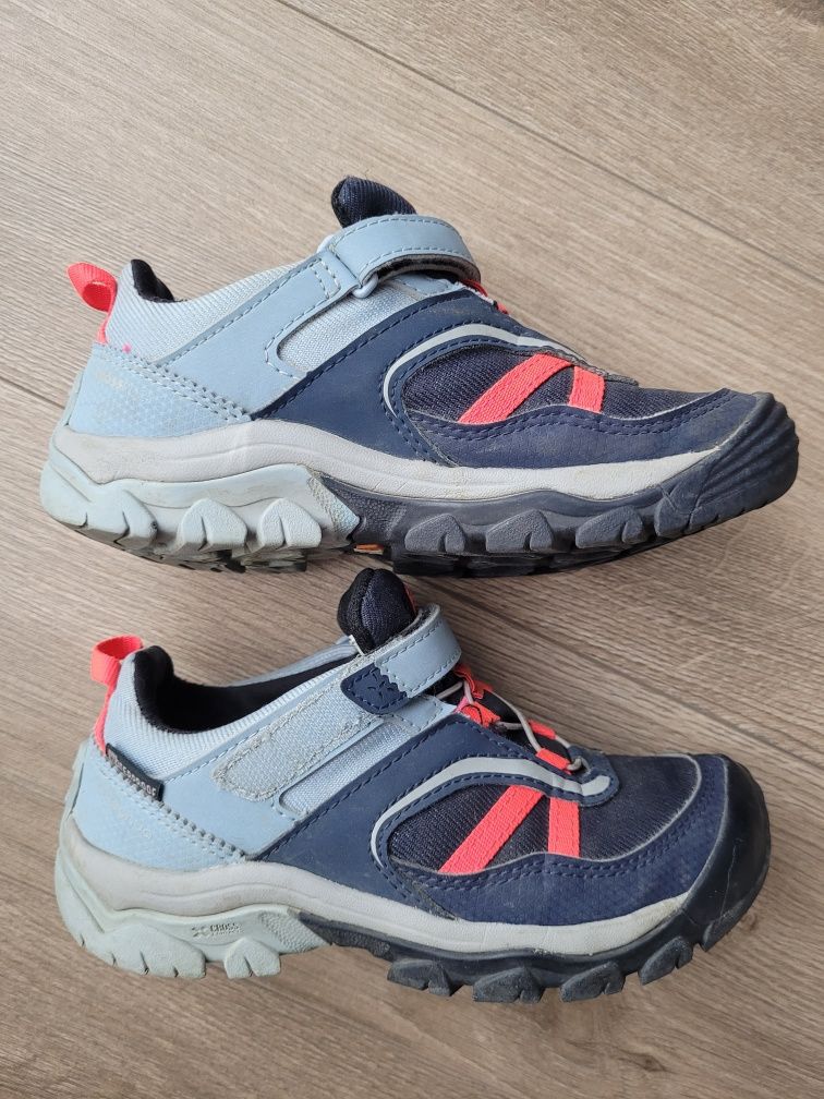Incaltaminte drumetie impermeabila ptr copii, Marca Quechua