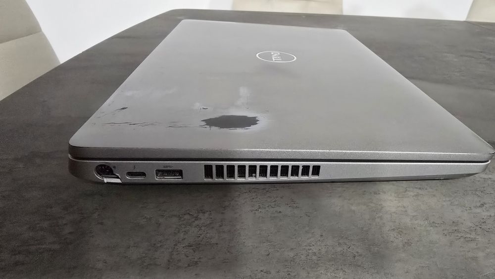 Laptop Dell i5 gen 10 16 gb ram 256 ssd M.2