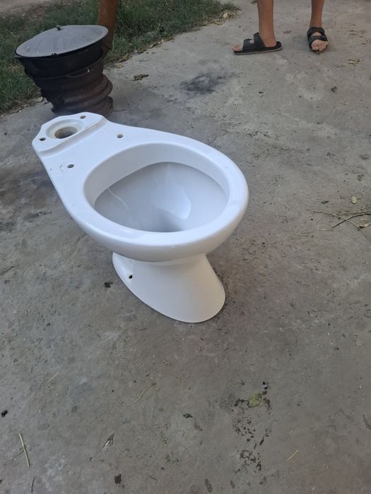 Унитаз. Бу таза. Жарылмаган