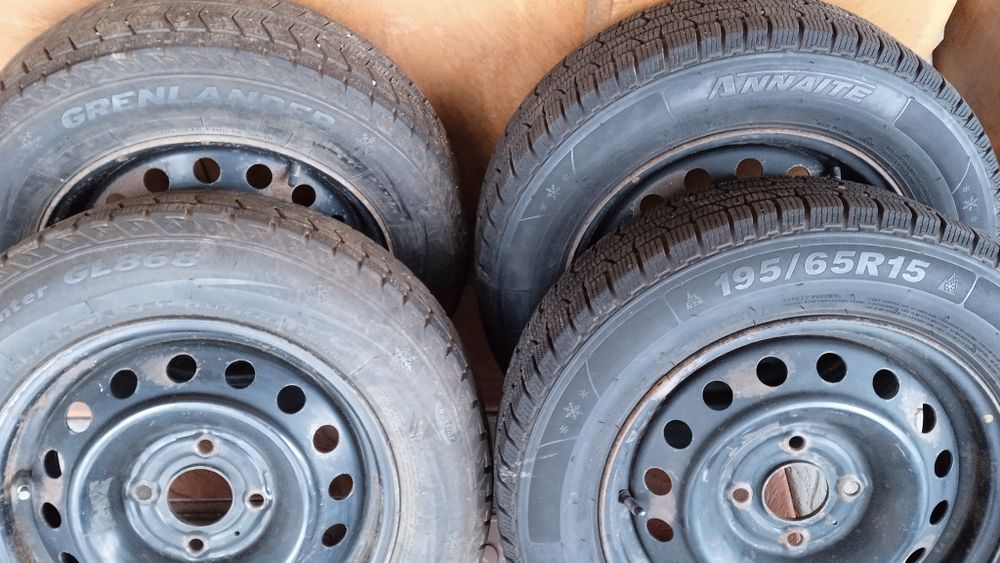 Продам зимнюю резину 195/65 R 15