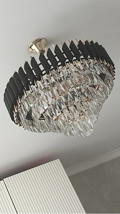 Люстра в идеальном состянии