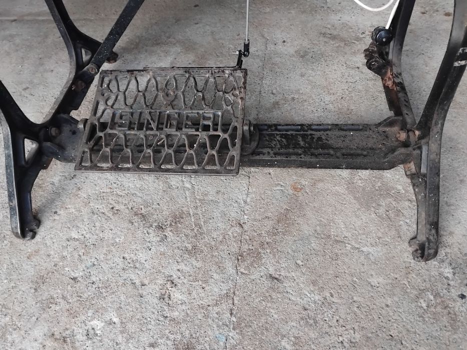 De vânzare mașină de cusut