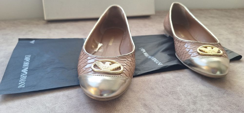 Emporio Armani, Нови обувки - пантофки, р-р EU 38, естествена кожа
