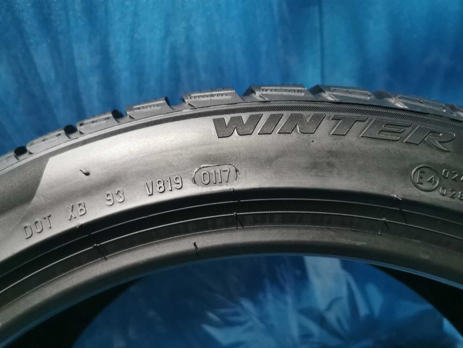 245 40 19 - 275 35 19 pirelli m+s 4 buc