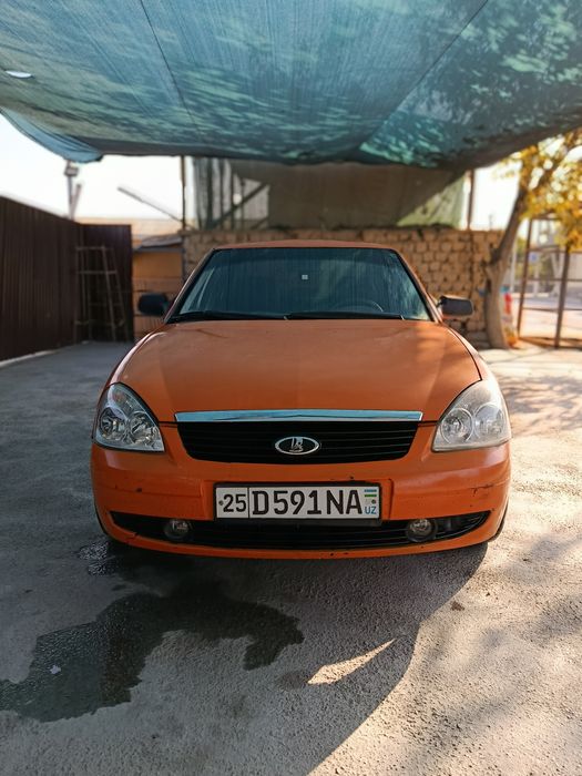 Lada. (Vaz 2170).  Priora sotiladi yoki barterga