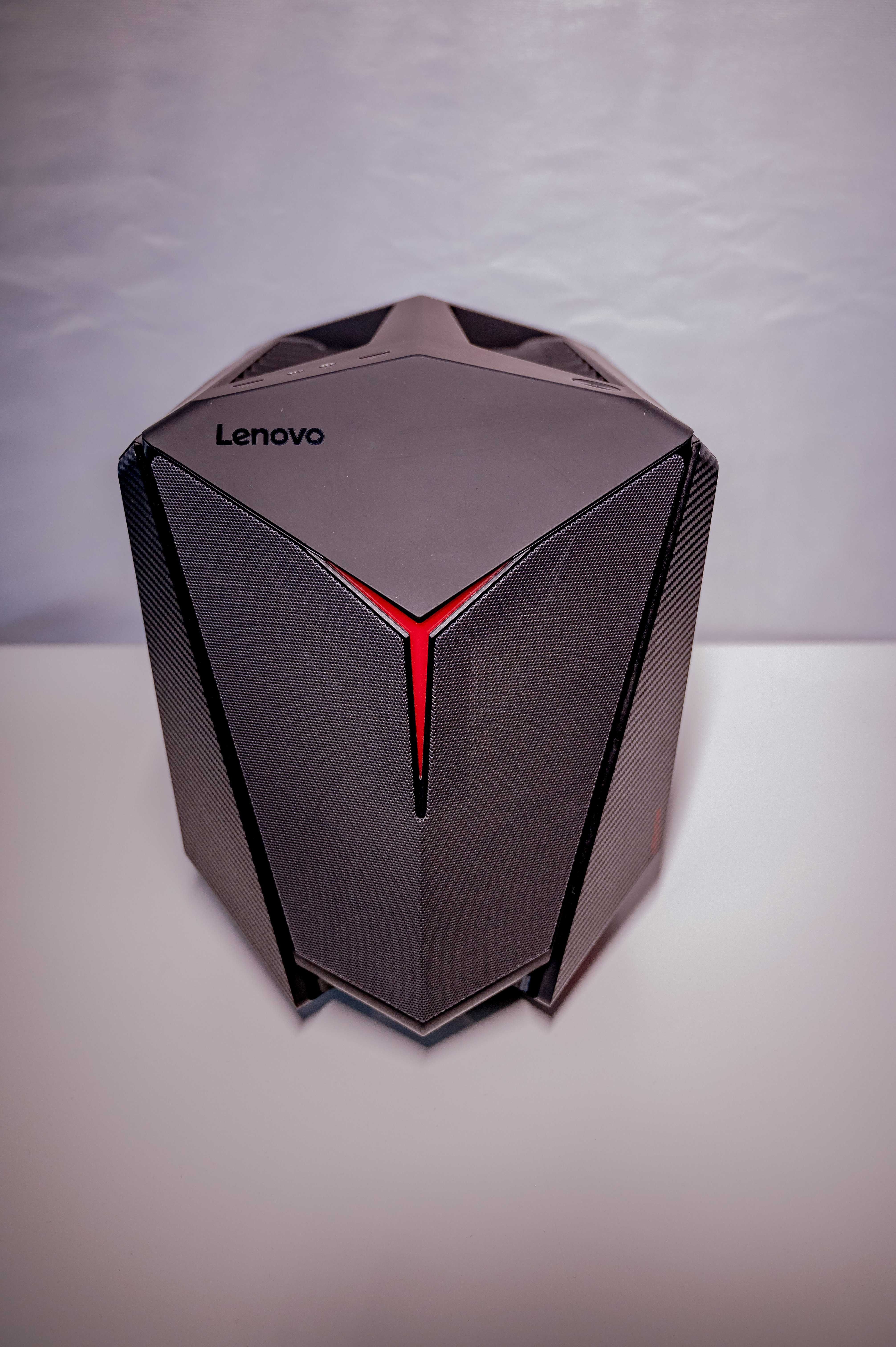 PC Gaming Lenovo Legion Y720 Cube + Monitor Samsung 31.5", 4K