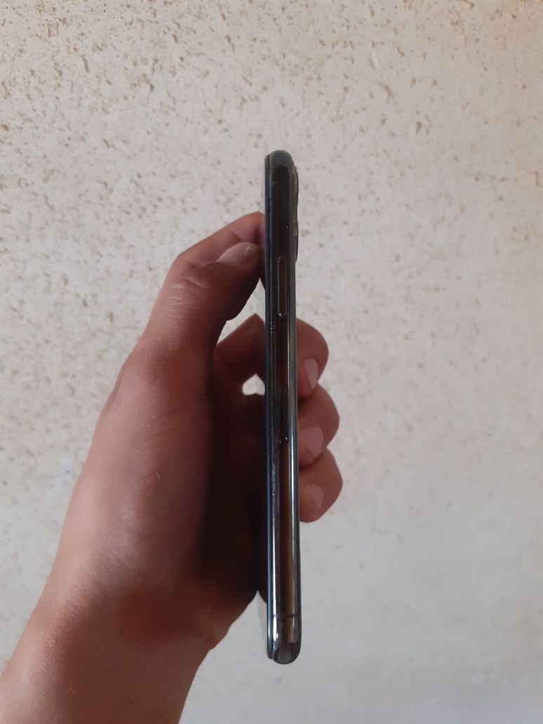 Iphone 11 pro telefoni sotiladi