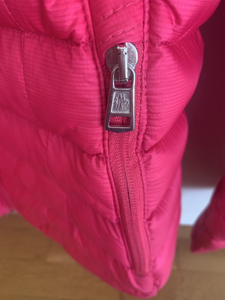 Moncler яке размер S
