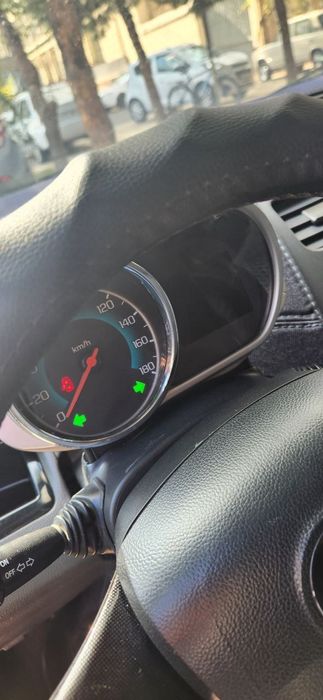 Продаётся Спарк 2 - евро ' г Самарканд орентир Дашкольная !!!